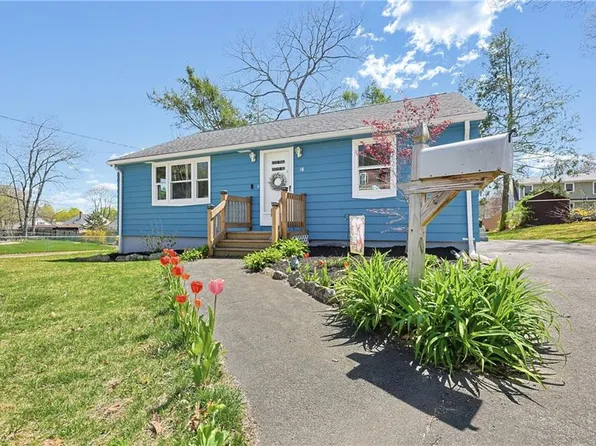 18 Adelaide Ave, Smithfield, RI 02917