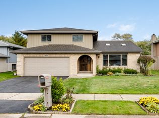 18445 Willow Ln, Lansing, IL