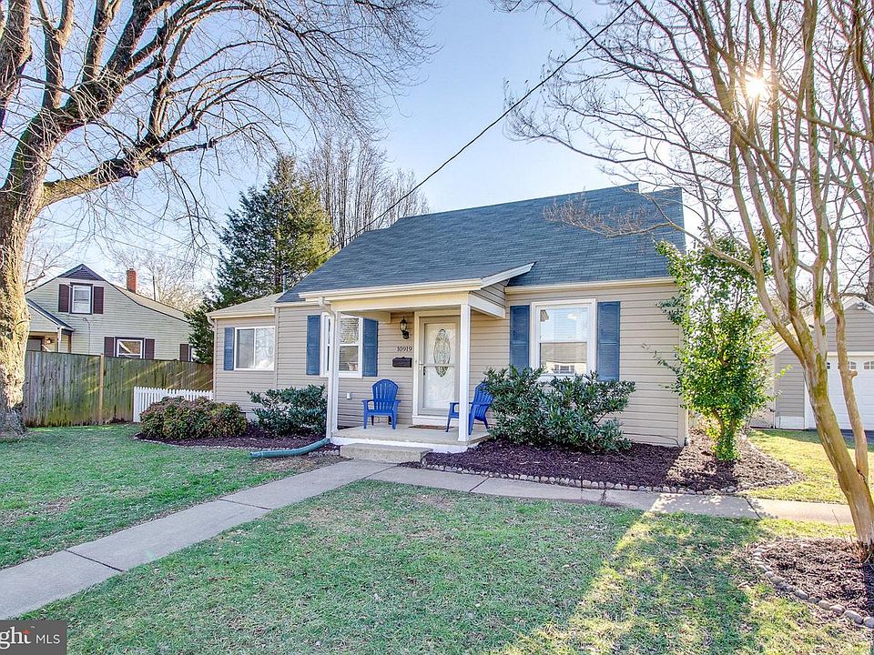 1st image of 10919 Oakwood Dr