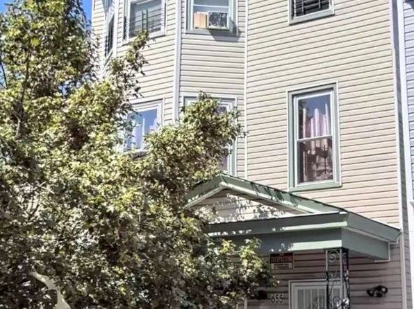 655 S 19th St #202, Newark, NJ 07103