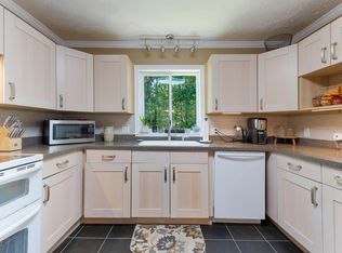 3 Greenwood Ln, Lewiston, ME 04240