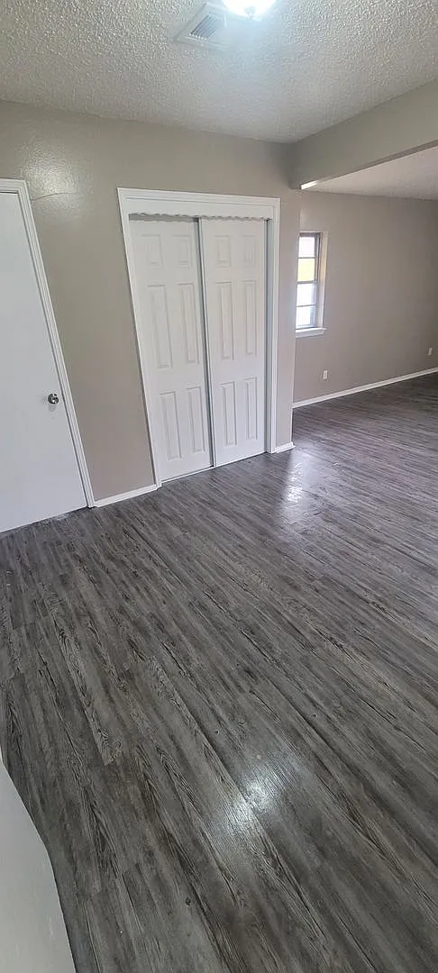 8609 N. Harvey Avenue — Photo 3