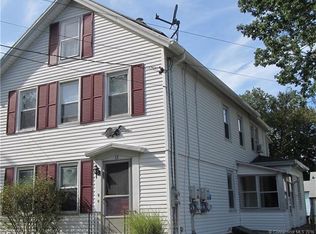 12 Pattagansett Dr, East Lyme, CT 06333