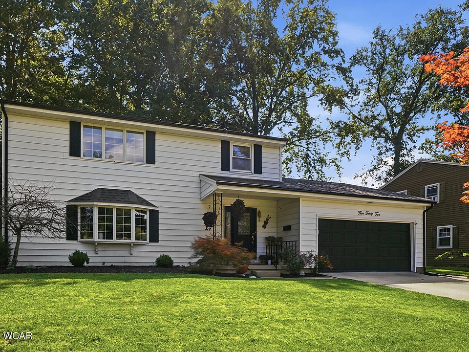 1st image of 542 Fenway Dr