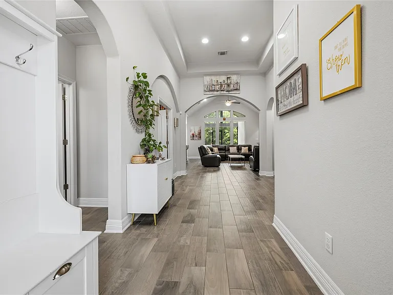 3013 Chalice Well Dr — Photo 4
