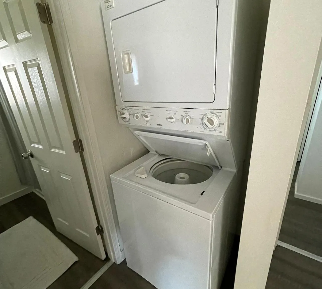 2 bed, 750 sqft, $2,200 — Photo 3