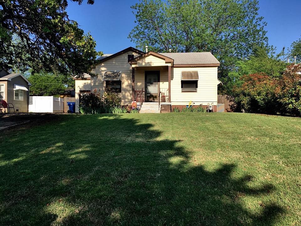 1st image of 128 S Oak Ave