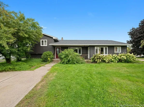 31 Fulton Cres #29, Moncton, NB E1C 9J1