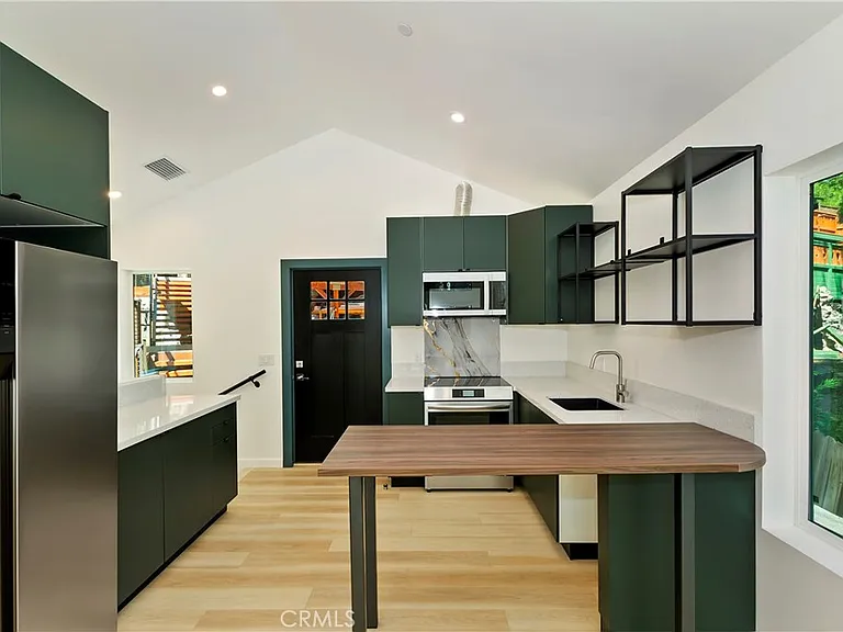 441 Oriole Dr #3 — Photo 5