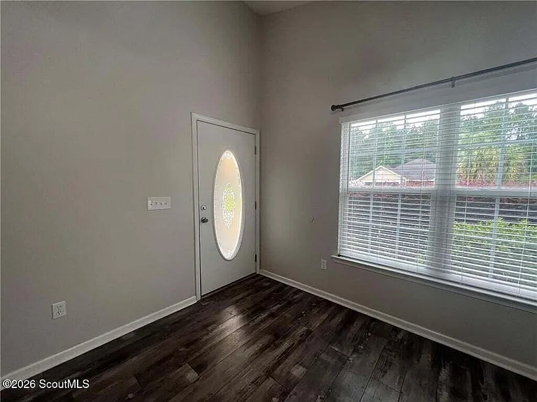 1122 Chart Ln NE — Photo 4