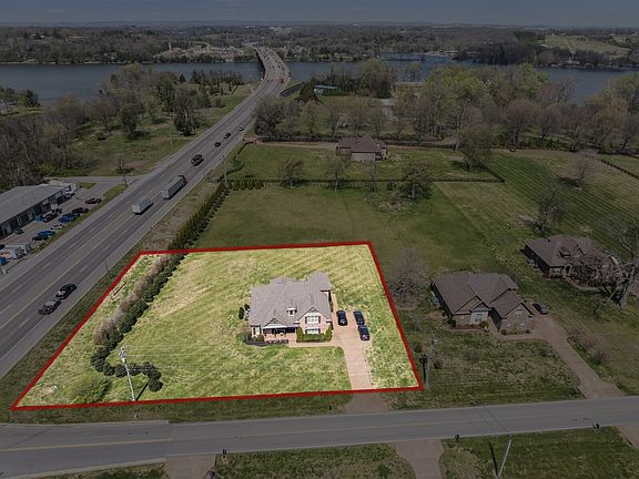 3rd image of 65 Cherokee Dock Rd