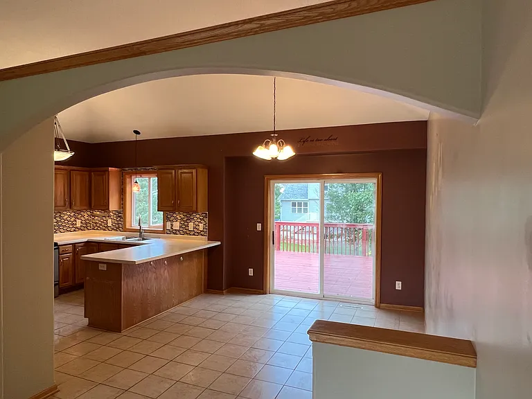 929 Plymouth Ln NW — Photo 12