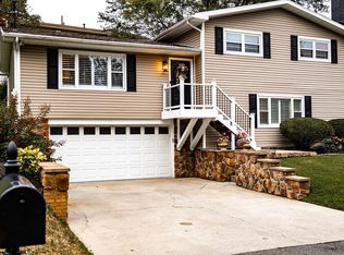 1812 Bunker Ave, Fairmont, WV 26554