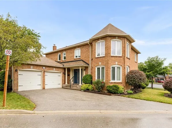 3251 Trelawny Cir, Mississauga, ON L5N 5G7