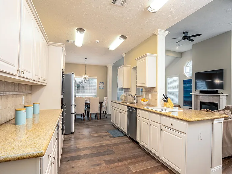 8915 Wallington Dr — Photo 15