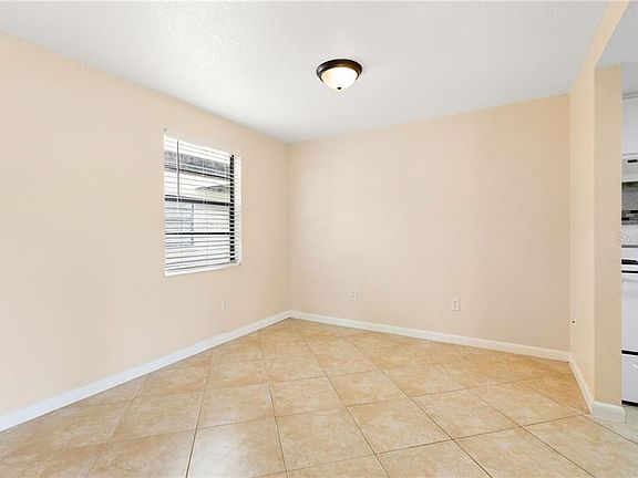 5th image of 129 Camphor Cir APT E