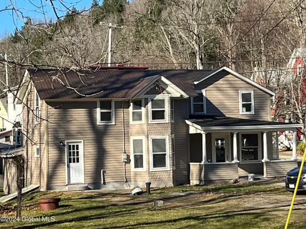 55 Fort Johnson Avenue, Fort Johnson, NY 12070