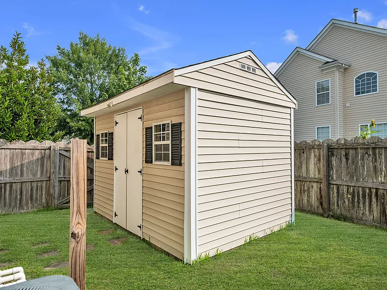2404 Caitlan Loch Ln — Photo 44