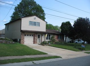 11 Phelps Ln, Newark, DE 19711