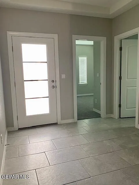 5 bed, 3.0 bath, 2180 sqft, $2,300 — Photo 3