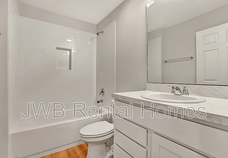 3205 Echo St — Photo 10