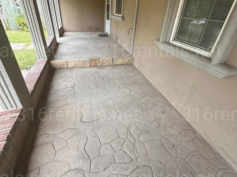 3352 N Park Pl — Photo 3