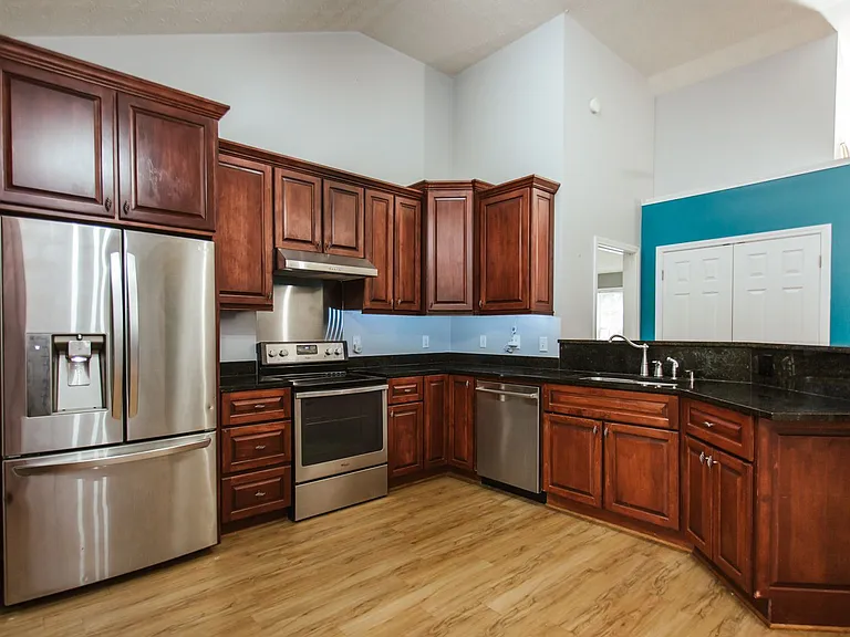 137 Bristol Woods Dr — Photo 8