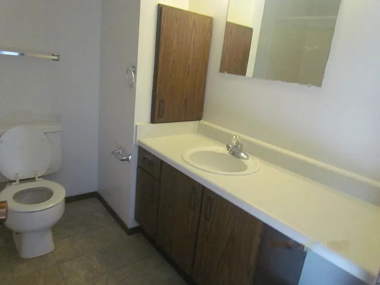 2722 Johnson Ave NW — Photo 3