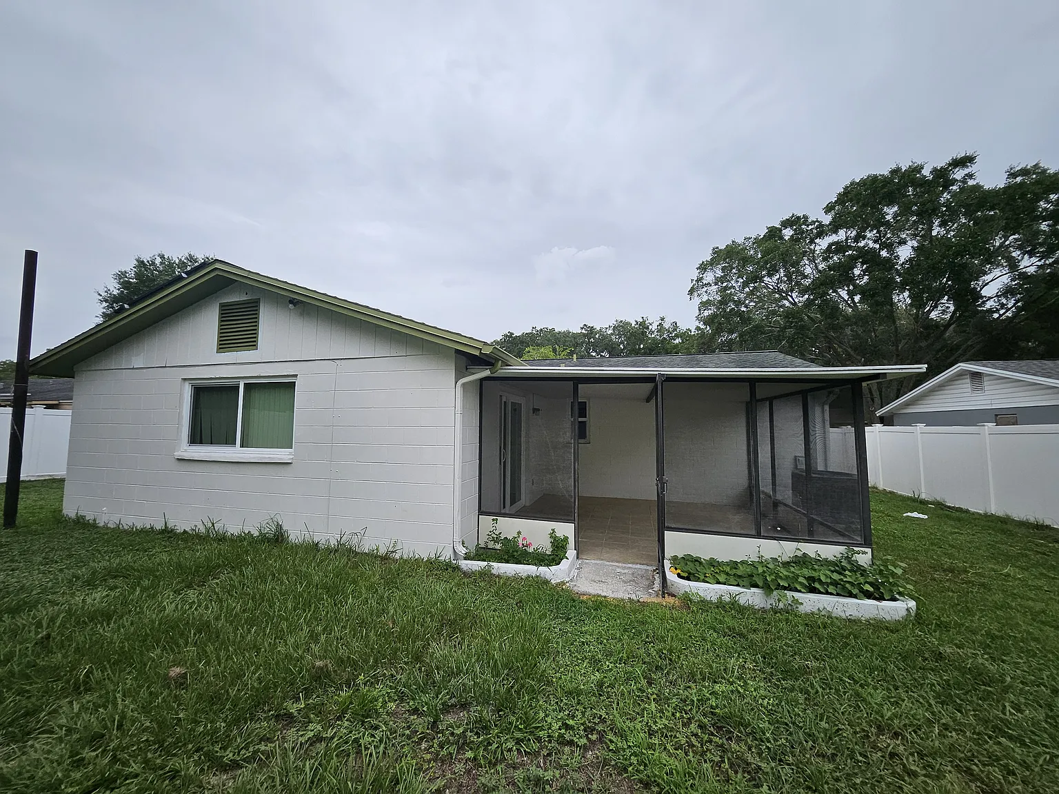 2 bed, 1200 sqft, $2,000 — Photo 2