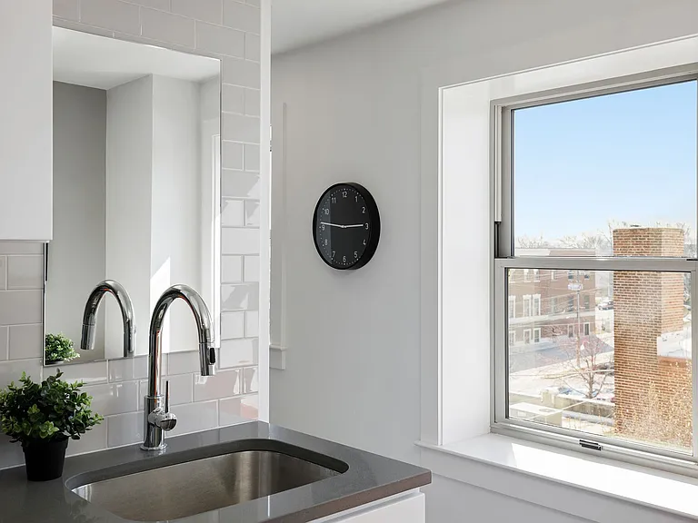 The Netherland Apartments — Photo 8