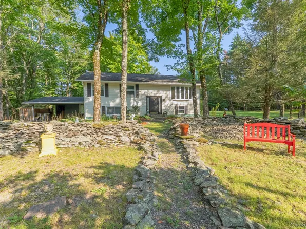 12 Arnold Drive, Woodstock, NY 12498