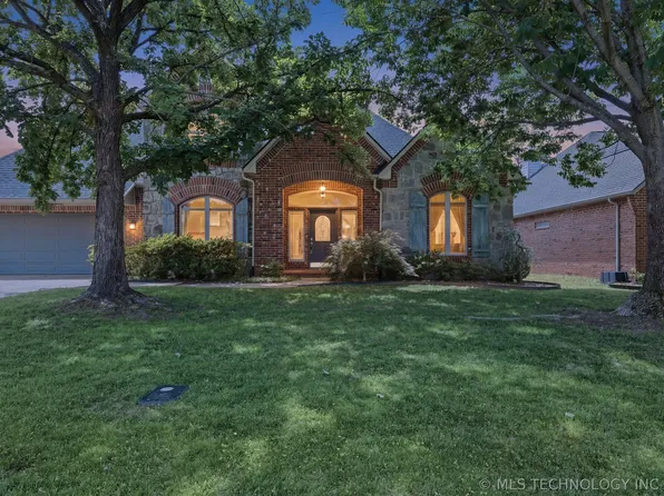 9818 E 83rd Pl, Tulsa, OK 74133