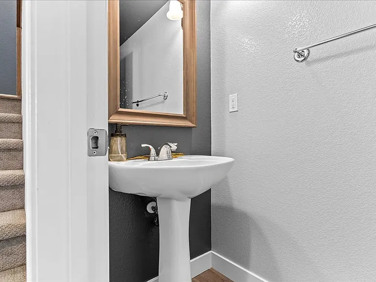 9131 Mount Wilson St — Photo 13