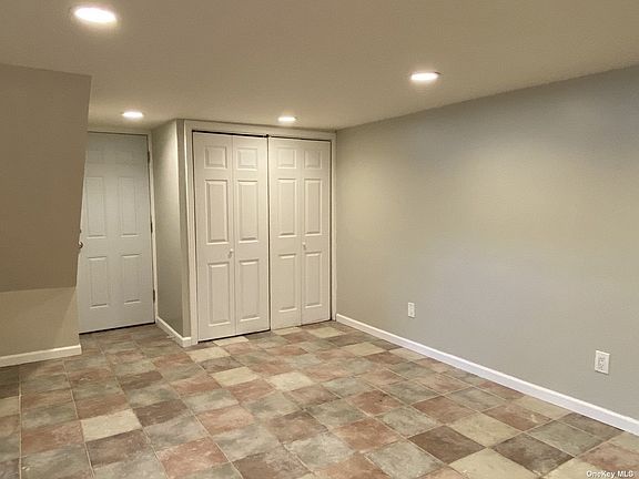 3rd image of 9 Coe Pl