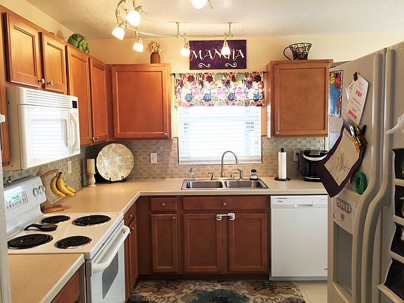 4th image of 15628 Markham Dr