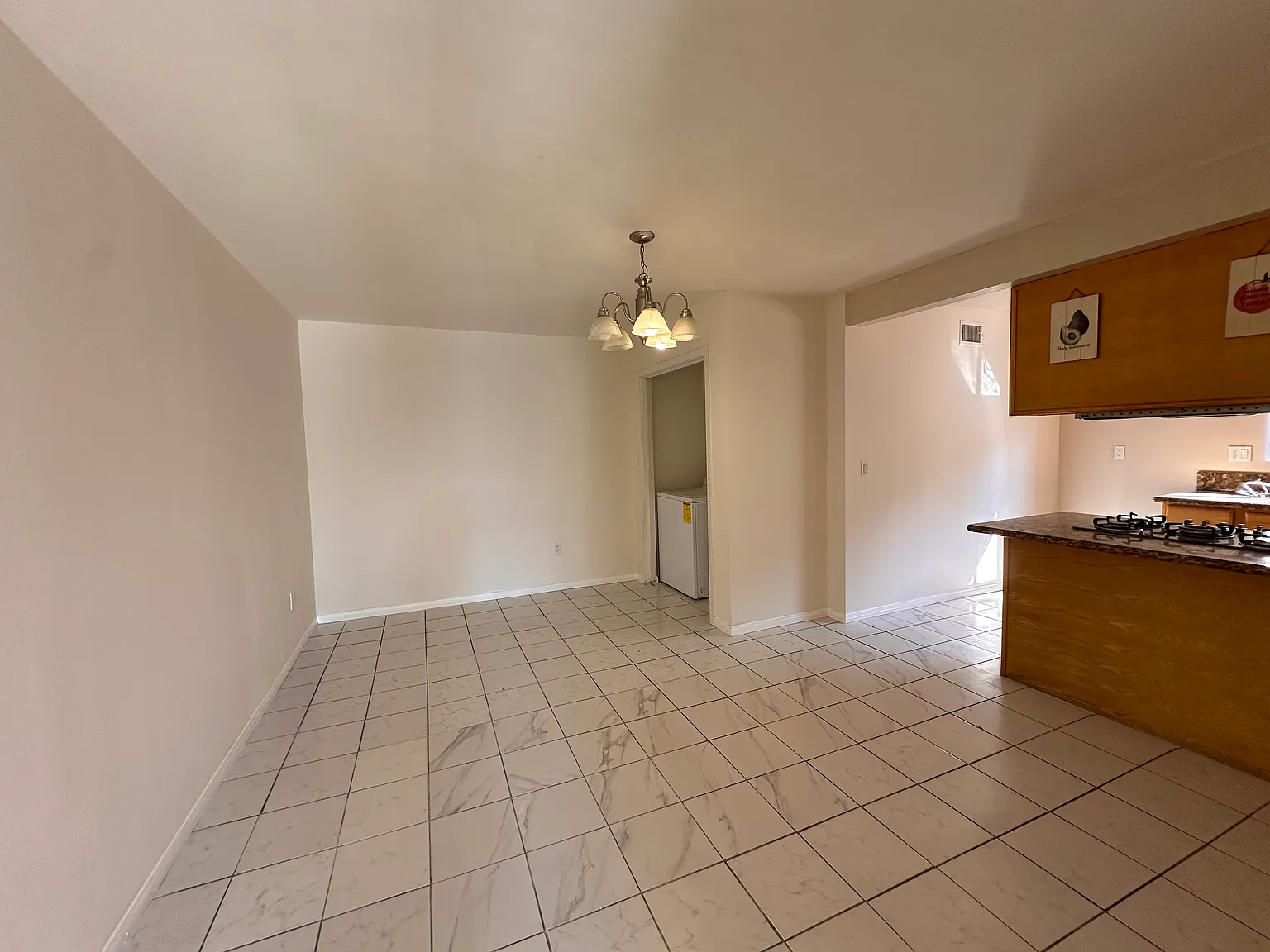 3 bed, 1000 sqft, $2,500 — Photo 3