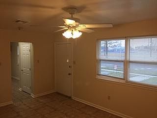 4th image of 319 W Loyola Dr