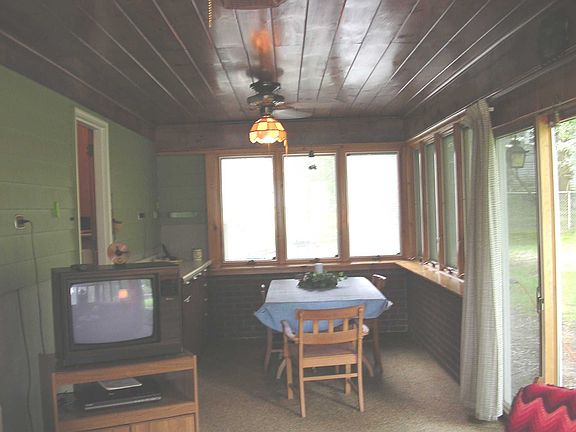 Three season bonus room