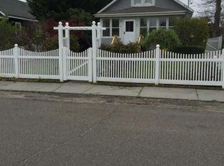 51 Sycamore St, Patchogue, NY 11772