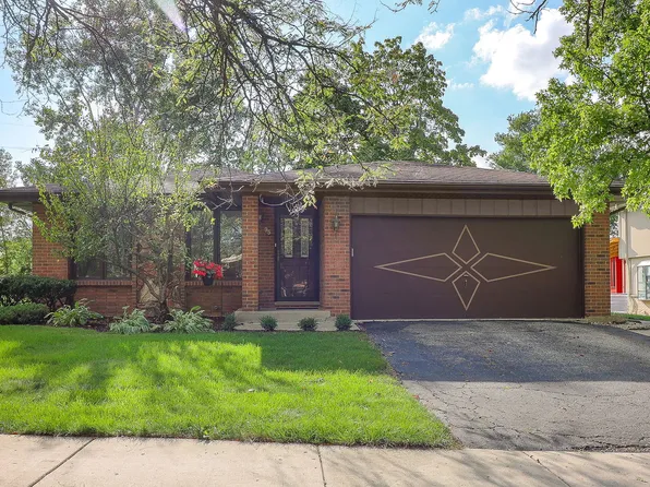 95 Timberline Dr, Lemont, IL 60439