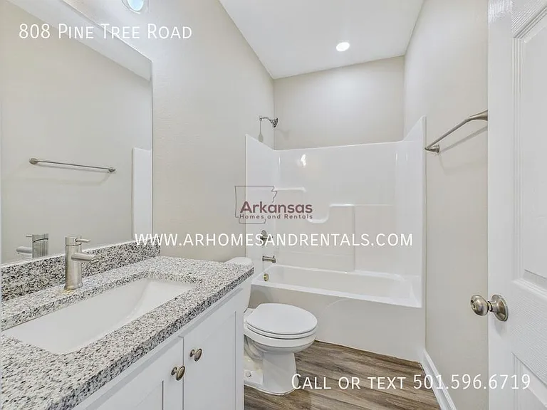 808 Pine Tree Rd — Photo 6