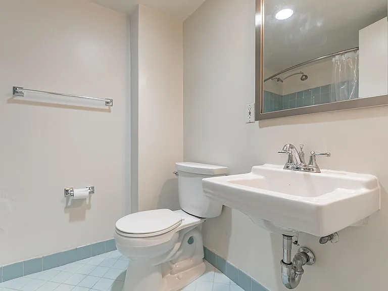 522 21st St NW #708 — Photo 16