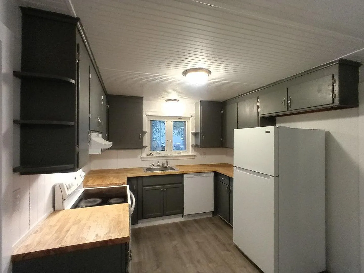 Lovely 4 Bedroom Liverpool Home — Photo 2