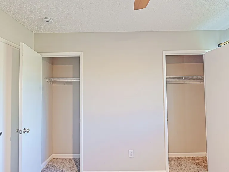 975 Barbizon Dr — Photo 20