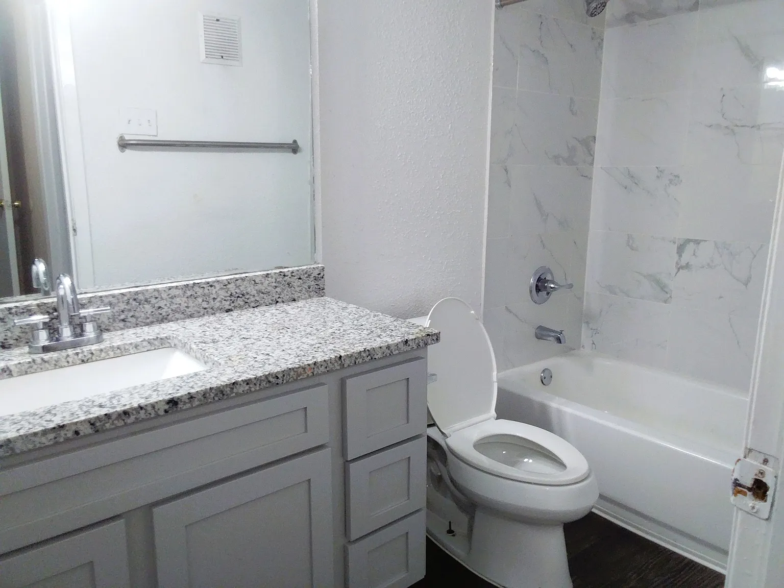 Southmore Park Apartments — Photo 3
