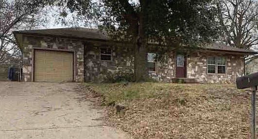 3rd image of 118 Rawley Dr