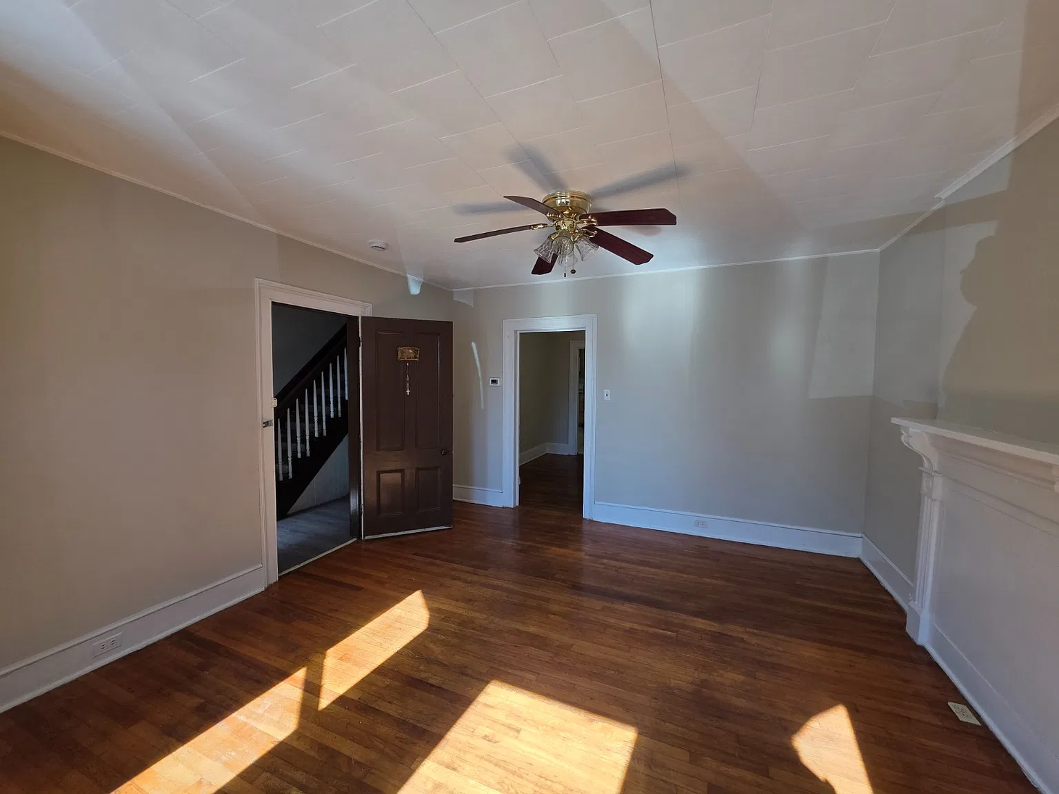 210 Renwick St — Photo 4