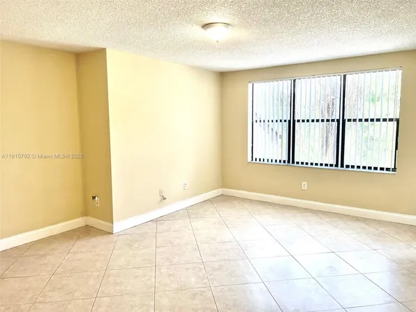 4561 W McNab Rd APT 16, Pompano Beach, FL 33069