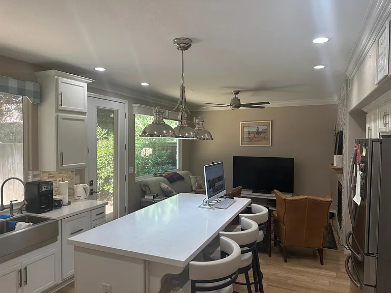 43 W Bohemia Ln — Photo 7