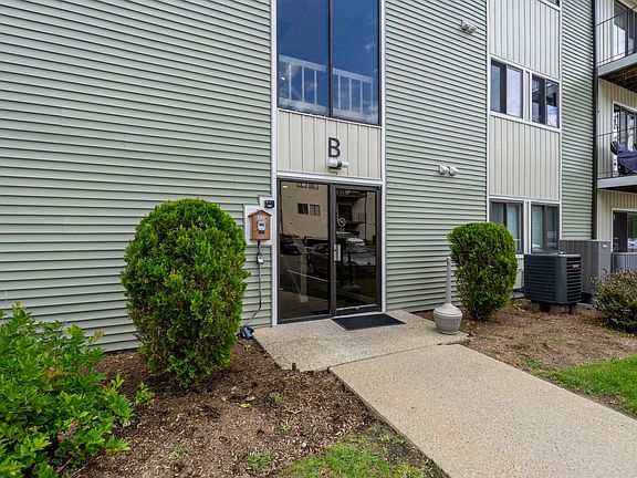 2nd image of 307B Amherst Street #127